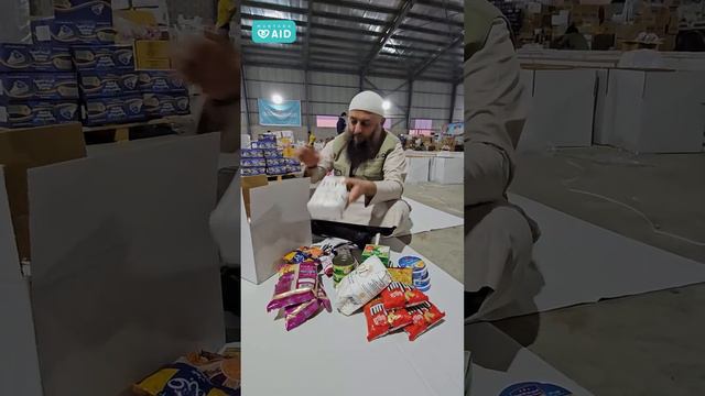 FEED A FAMILY IN GAZA THIS RAMADAN смотреть онлайн