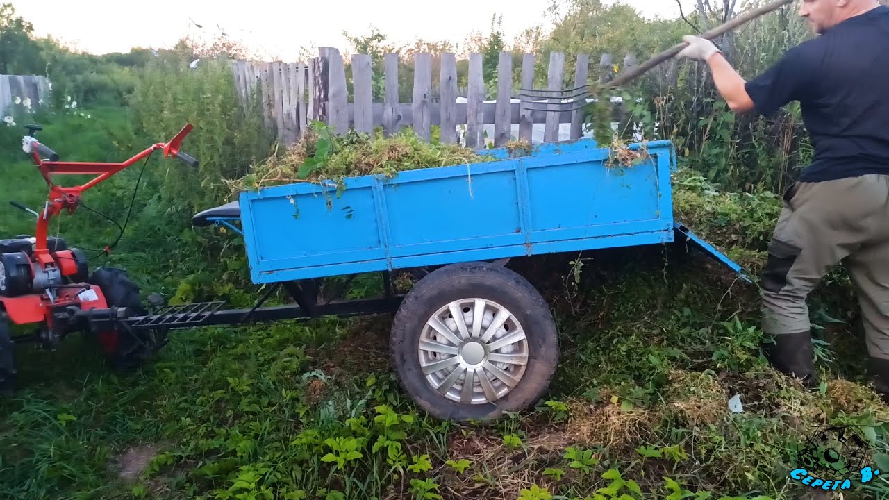 Очищаю участок от травы. Скоро копать картошку. смотреть онлайн