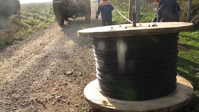 Раскрутка кабеля СИП2а с катушки смотреть онлайн
