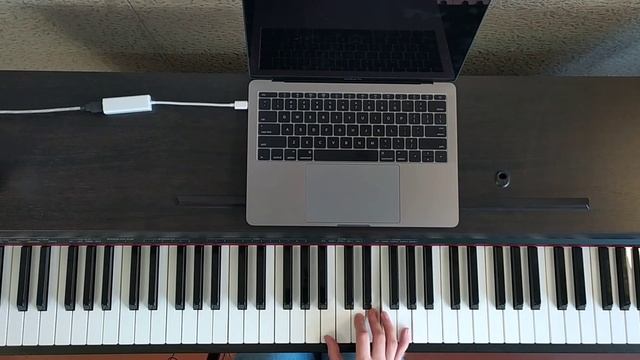 Как играть на синтезаторе песню 