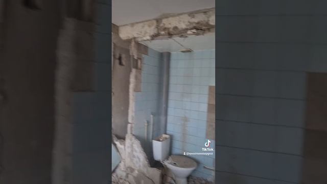 Демонтаж сантехкабинки. Алмазная резка бетона. Демонтаж кафеля. смотреть онлайн