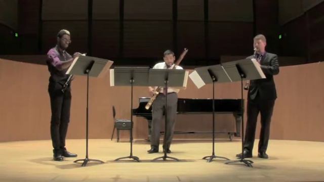 Villa Lobos - Trio for Oboe, Clarinet, and Bassoon - II. Longuidamente смотреть онлайн