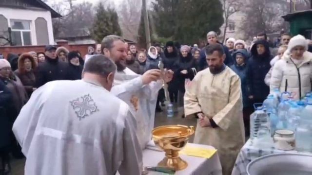 С Крещением Господним вас друзья мои хорошие. Мира и Добра. смотреть онлайн