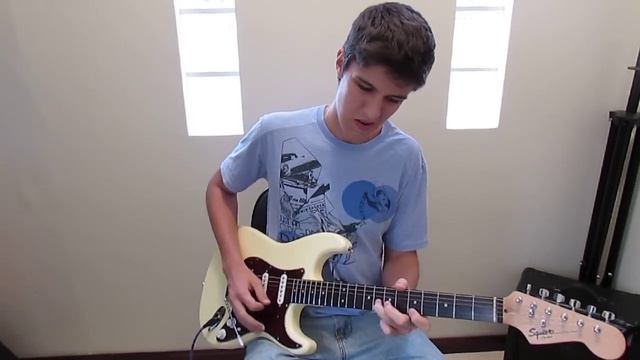 Squier Bullet Strat c/ Tex Mex смотреть онлайн