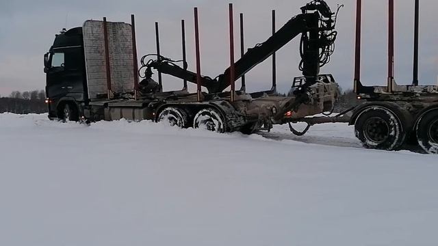 Volvo FH-16 на цепях смотреть онлайн