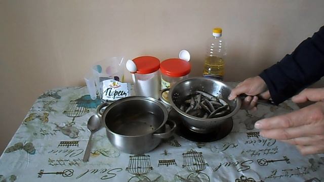 Как засолить хамсу дома в рассоле.Самый простой способ. смотреть онлайн