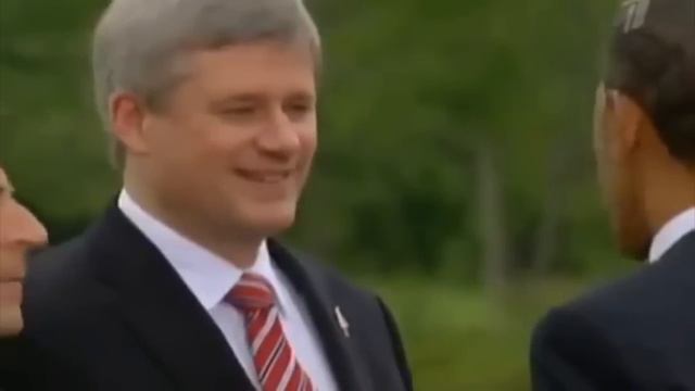 04.07.2015 - О том, как Обама лизнул пирожок Путина :) смотреть онлайн