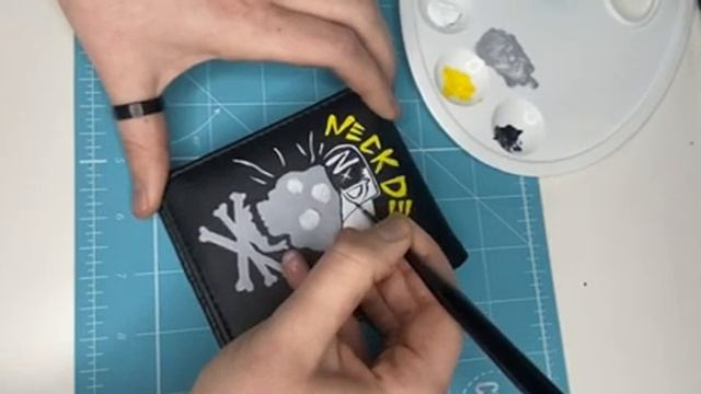 Custom Wallet using Angelus Paints (NECK DEEP) смотреть онлайн