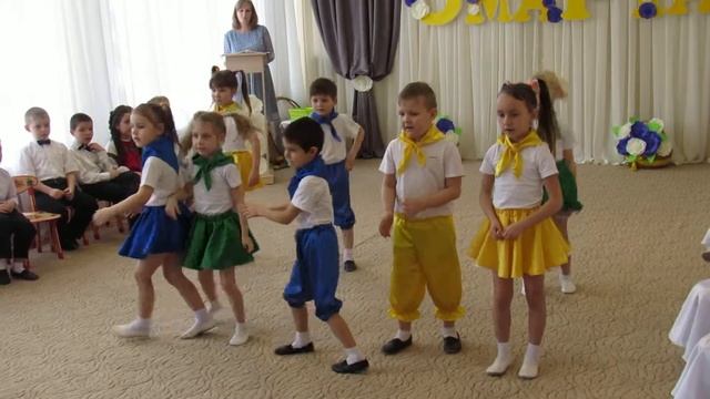Танец на утреннике 8 марта "Шалунишки" смотреть онлайн
