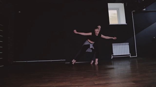 I dance/ Я танцую смотреть онлайн