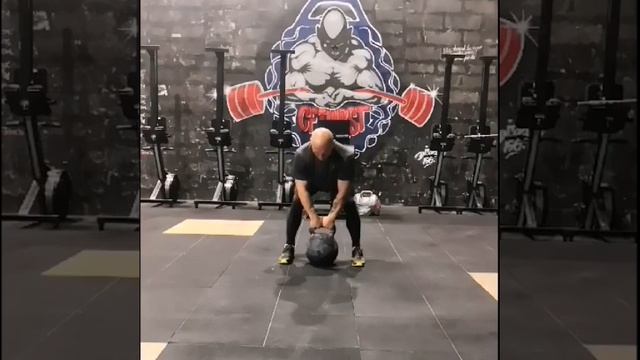 Гиря 92 кг / 203 lb Rogue Monster Kettlebell #kettlebell #roguemonsterkettlebells смотреть онлайн