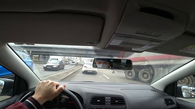 На Выборгском шоссе улетел грузовик смотреть онлайн