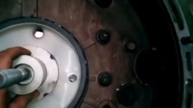 Volvo Truck "Instal Seal Rear Crankshaft Engine D13A" смотреть онлайн