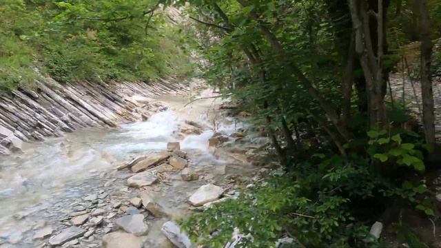 Дольмен и водопады Жане. Геленджика 2021г. смотреть онлайн
