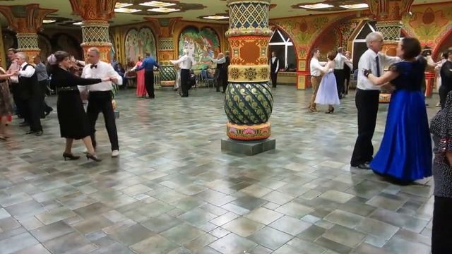 Вальс Мазурка. Измайловский Кремль.Новогодний Карнавал 28 декабря 2015 г смотреть онлайн