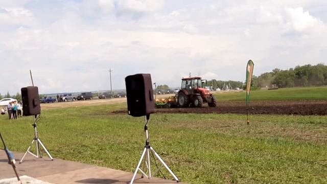 Сеялка для пропашных культур от AMAZONE ED 6000C и трактор МТЗ-1523 смотреть онлайн