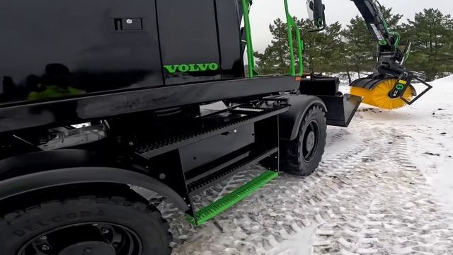 Black Hawk wylądował ? ? czyli czarne Volvo EWR170E ze steelwrist X20 SQ60 jest już u nas! смотреть онлайн