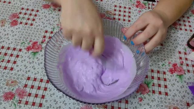СЛАЙМ ИЗ КЛЕЯ И КРАХМАЛА СВОИМИ РУКАМИ смотреть онлайн