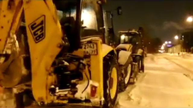 Вот так убирают снег в городе Санкт-Петербурге