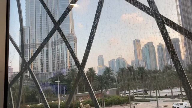 UAE. Dubai Metro. Едем в Дубай Молл. Аквариум в Дубай Молле. смотреть онлайн