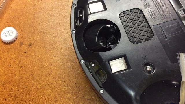Roomba 650 "error 10" side wheel - error may be from dirt in front caster wheel смотреть онлайн