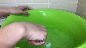 Быстрый и эффективный способ отмыть плитку и потолок в ванной