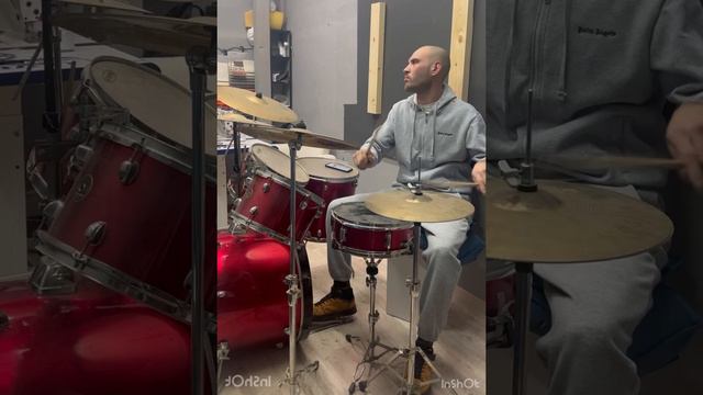 Баста в разные стороны драмкавер смотреть онлайн