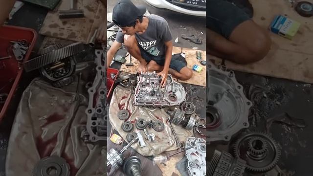 perakitan body Valve Honda jazz RS смотреть онлайн