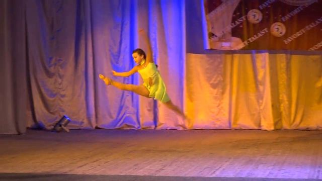 Школа современного танца Love Dance "Намалюю тобі зорі" соло Кондратенко Елизавета смотреть онлайн