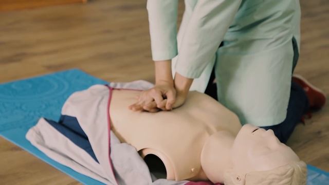 Базовая сердечно-лёгочная реанимация СЛР /Видеопроект «Научу за 3 минуты»