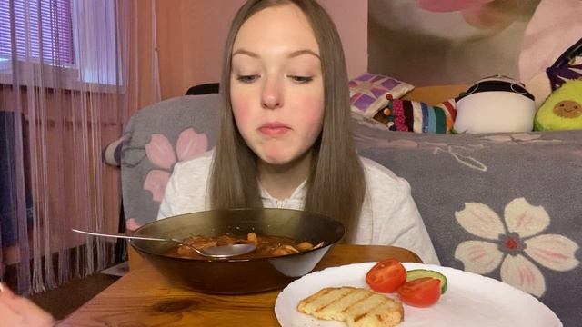 МУКБАНГ | БОРЩ?ГРЕНКИ?МОЙ ГОРЬКИЙ ОПЫТ? смотреть онлайн