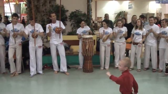 ABADA-Capoeira 7-9 декабря 2012 (Instrutor Esquilão) (part 1) смотреть онлайн