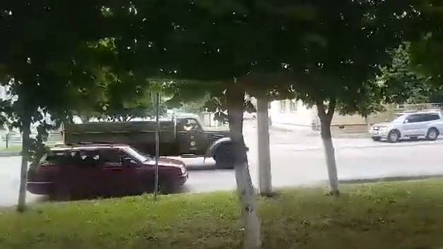 Бронетехника едет на Москву смотреть онлайн