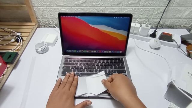 Macunbox:MacBook Pro M1 แกะกล่อง ตั้งค่า อุปกรณ์เสริม อัพเดท Big Sur смотреть онлайн