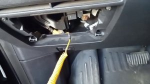 Geely Okavango 1.5L malfunction door lock front driver side lock and unlock problem solve .