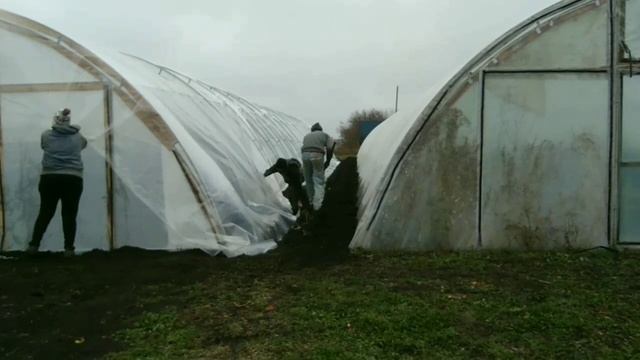 Строительство арочной теплицы - пленка. Часть вторая. смотреть онлайн