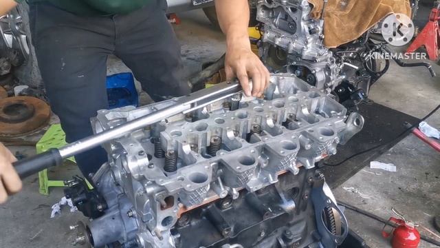 Rebuilding Mitsubishi Triton 4D56U Engine