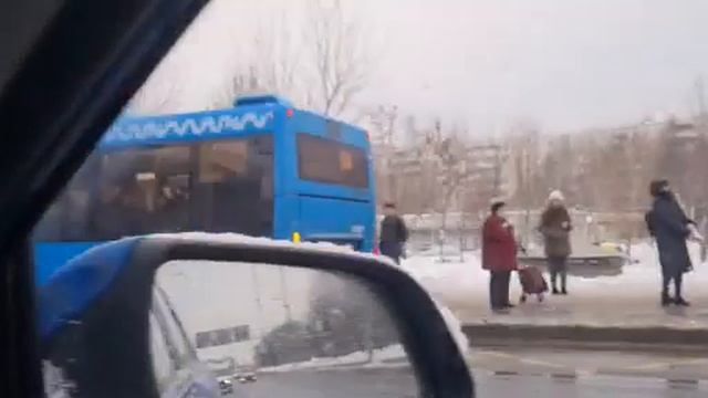 Автобус 518 Около Профсоюзной улицы и Калужского шоссе смотреть онлайн