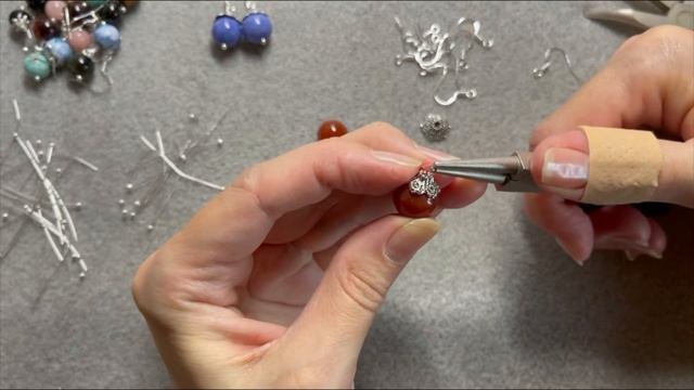Как сделать серьги-бусины своими руками. Часть 1 смотреть онлайн