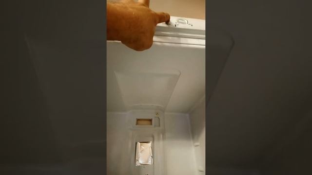 Добрый день проблема неподается питание на компрессор, зато греет тен оттайки Ariston BMBL2021CF/HA смотреть онлайн