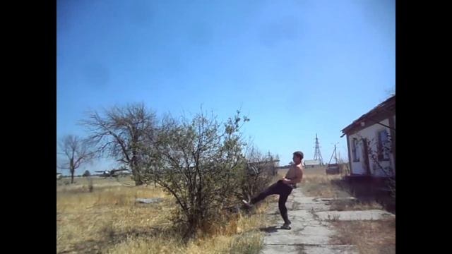 боевая акробатика паркур-фриран Жесткие тренировки на аэродроме Кара-Балта combat acrobatics parkou смотреть онлайн