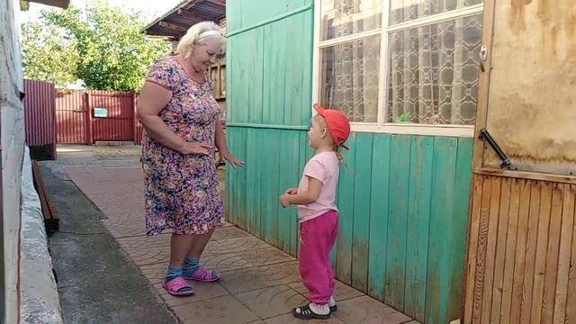 Бабушка и внучка в танце смотреть онлайн
