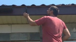 Установка отливов на крыше / Roof ebb