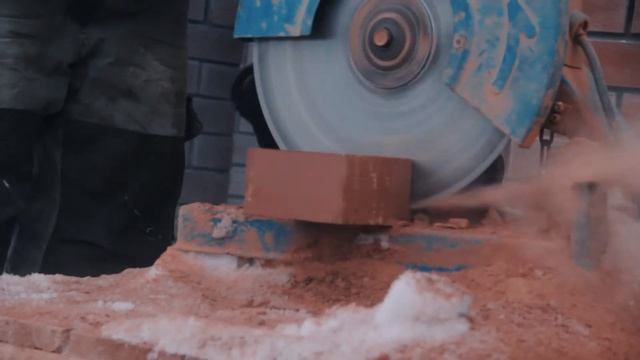 Строительство кирпичного дома/Особенности строительства в зимнее время