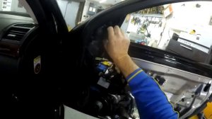 Mersedes Benz w 221 - как разобрать переднюю дверь?