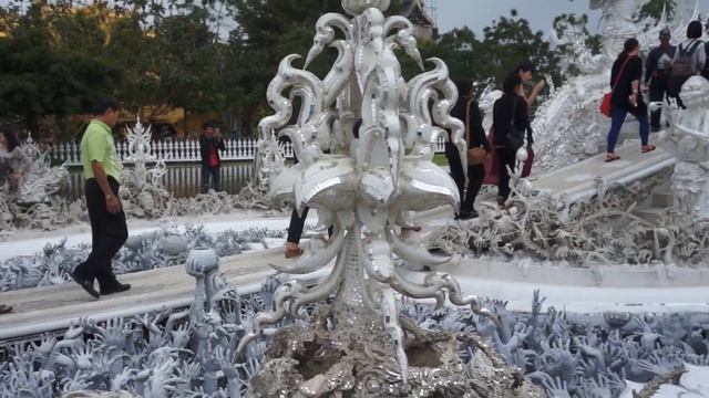 Водопады Erawan // Royal Park // Белый храм смотреть онлайн