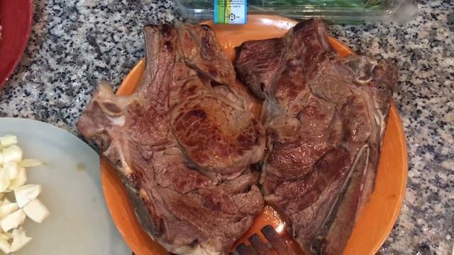 Я хочу показа вам как я учусь жарить стейк антрекот на косточке ! смотреть онлайн