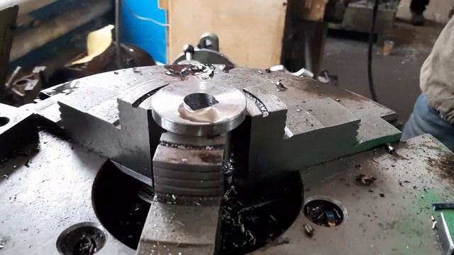 Изготовление 2000 стальных деталей на универсальных токарных, фрезерных станках. смотреть онлайн