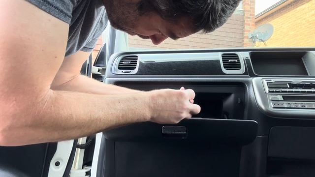 Project Honda Stepwagon: Maintenance. How to replace cabin filter on a RF7. смотреть онлайн