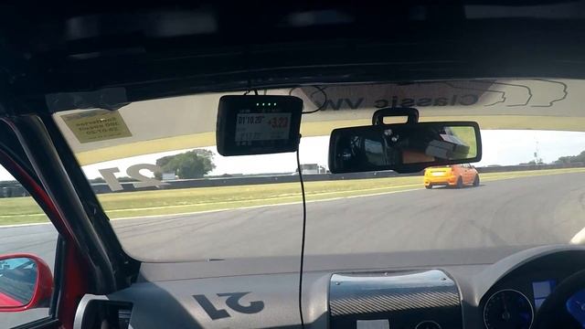 Performance Box Touch; real-time driver feedback with predictive lap timing смотреть онлайн
